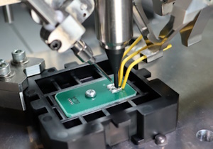 ワイヤーハーネス自働はんだ付け装置｜JRC 日本無線株式会社